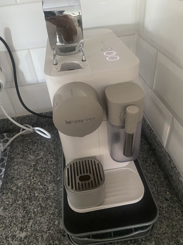 Maquina cafe delonghi nespresso