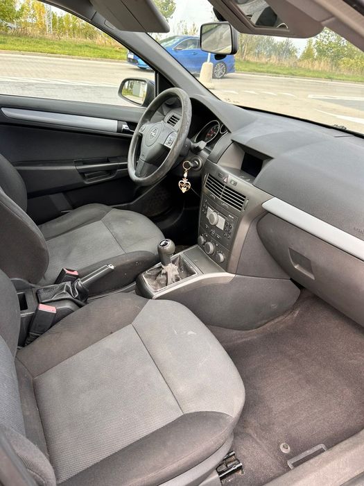 Opel Astra H 1.6 benzyna 2005 r.