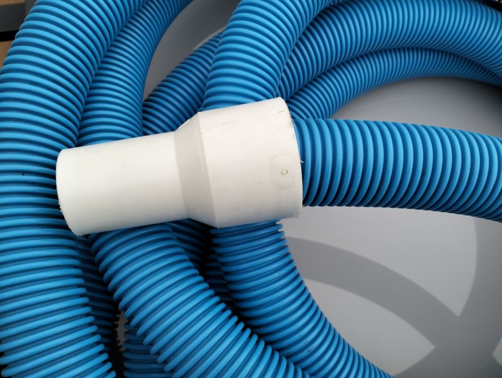 Tubo mangueira para fazer aspiração de piscina