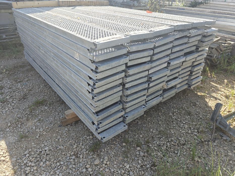 Rusztowanie Plettac stal 250m2. Platek pletek rama podest stal. Trans