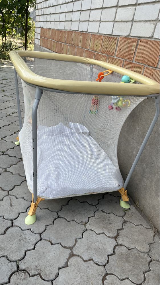 Продам дитячий манеж