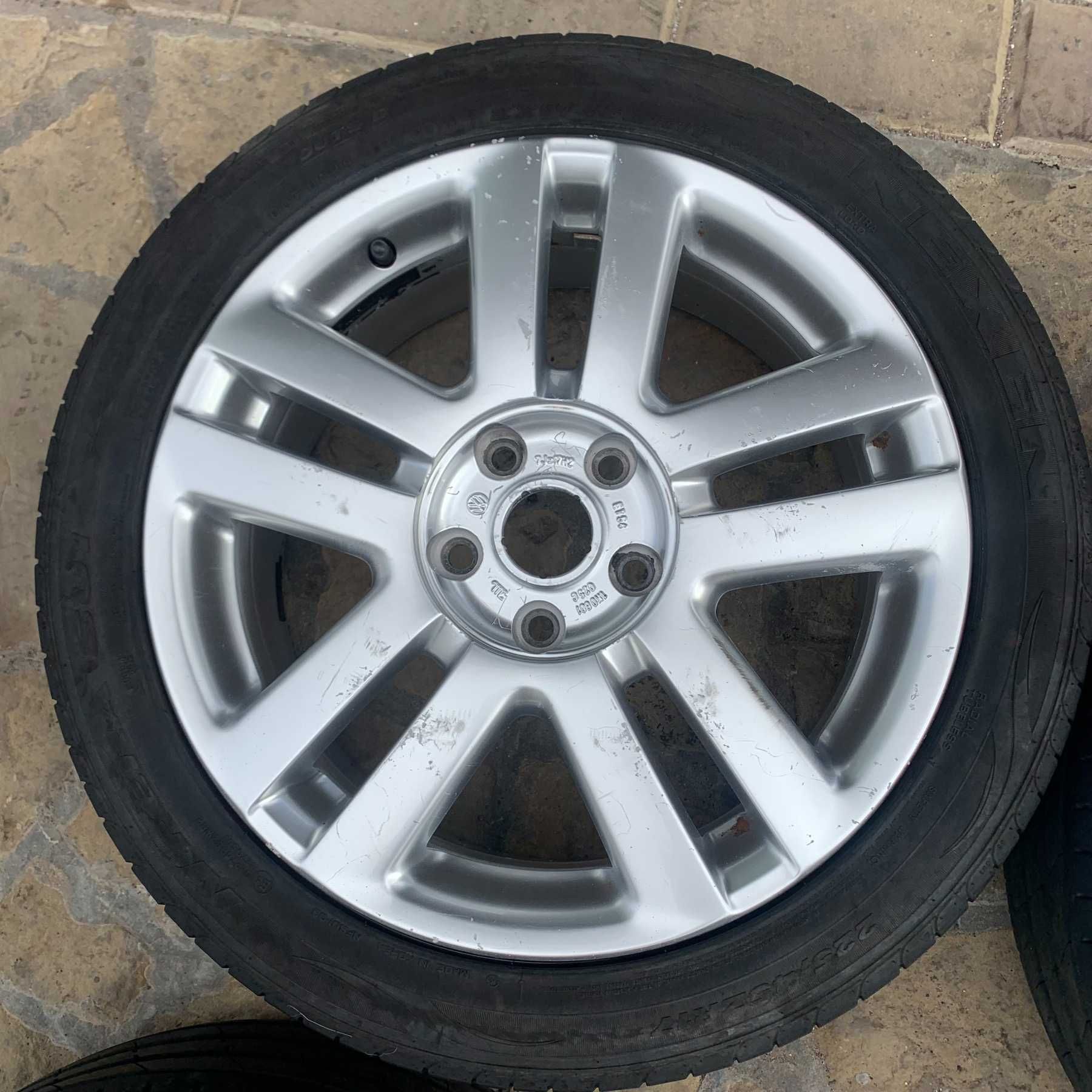 Диски титани з резиною R17 Volkswagen 5x112 Touran Caddy Passat B6