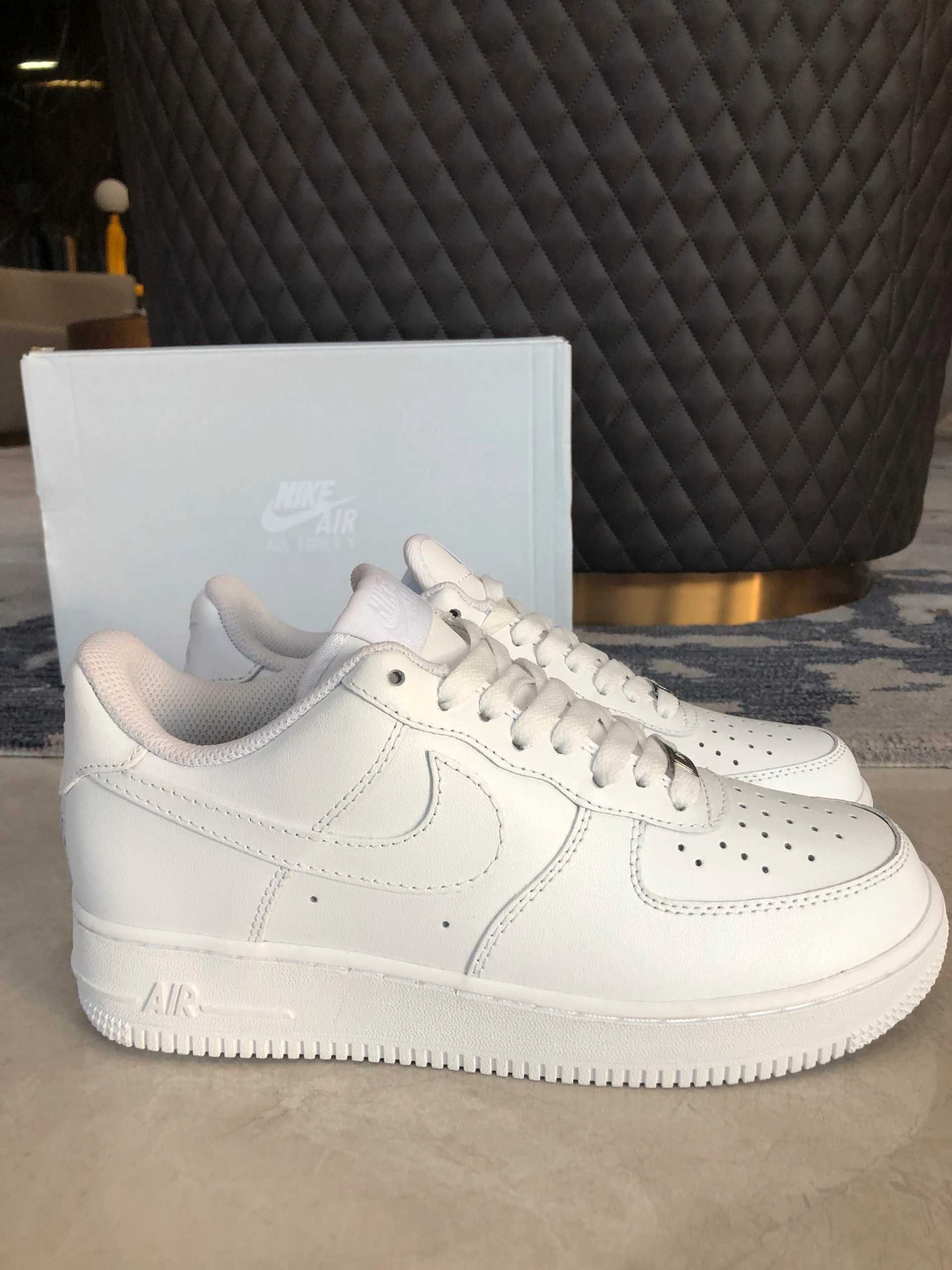 Nike Air Force 1 Low '07 White 41 EU / 8US / 26 CM