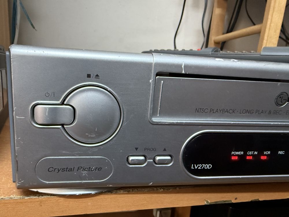 Magnetowid VHS LG LV270D pilot