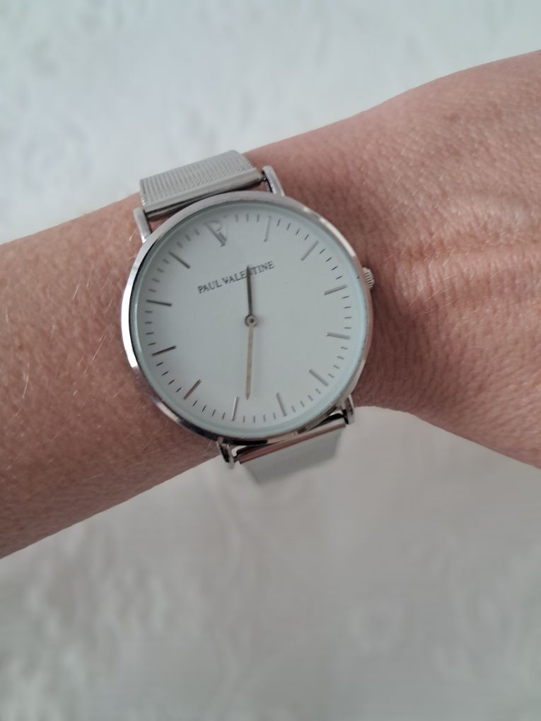 Nowy damski zegarek srebrny