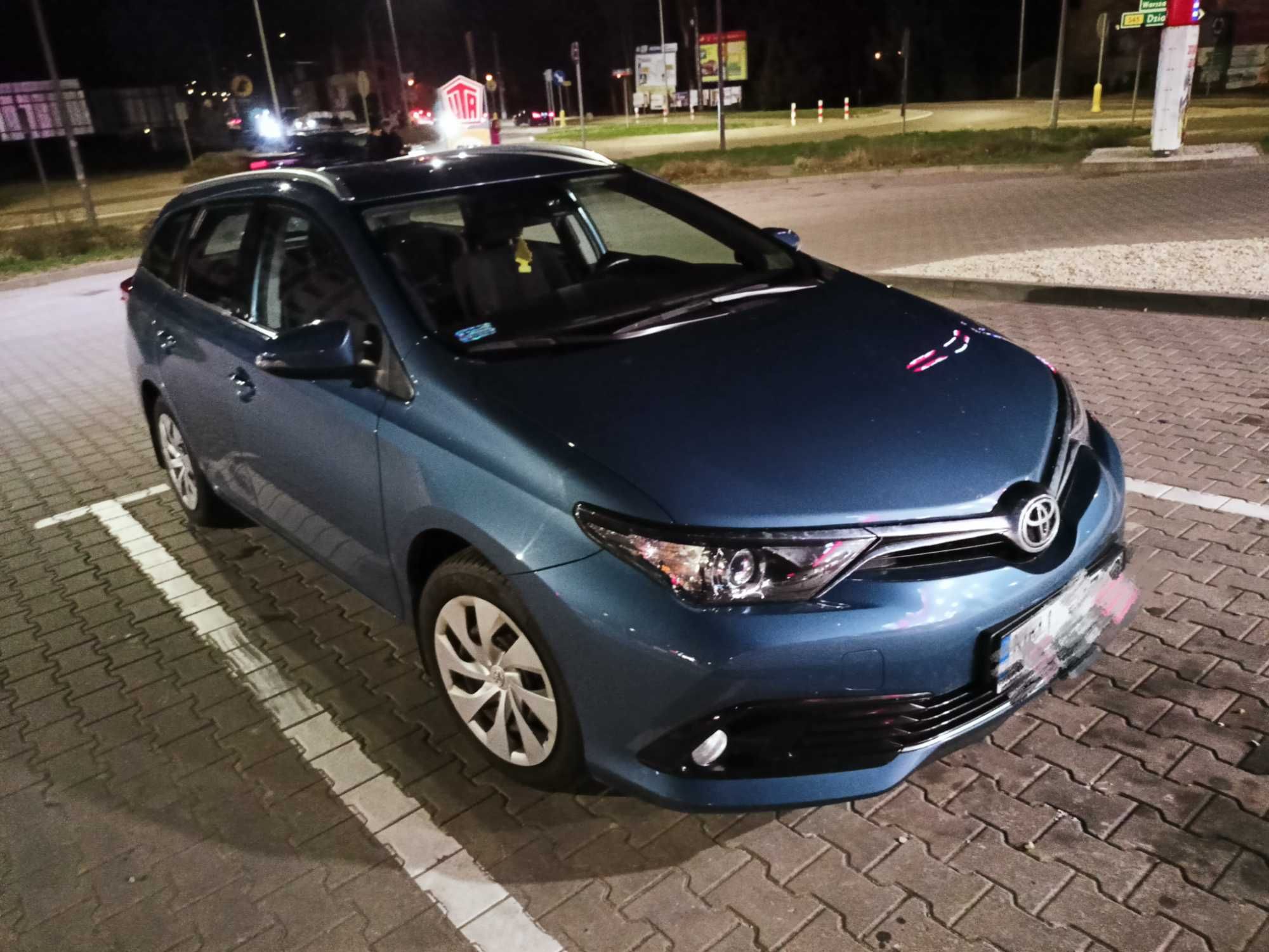 Toyota Auris 2016 1.6 benzyna, kombi