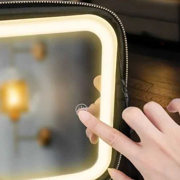 Косметичка органайзер з дзеркалом та підсвічуванням дорожній кейс