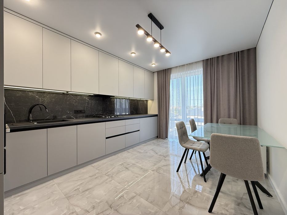 1-Кімнатна «На Щасливому» з Ремонтом!