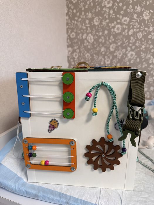 Бізікуб дитячий