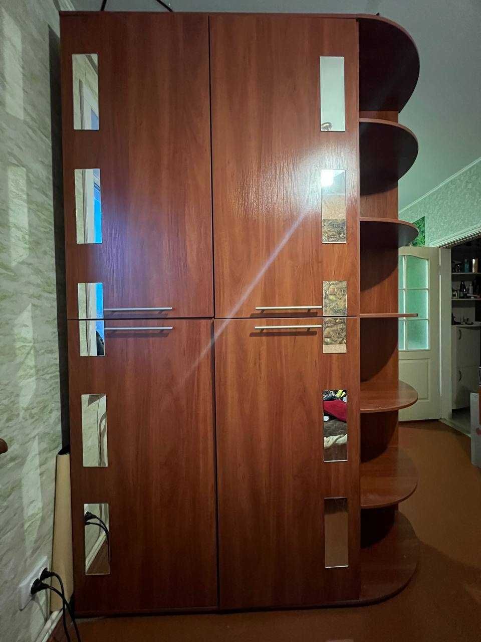 Шкаф распашной с уголком 2,5 х 1,7 м