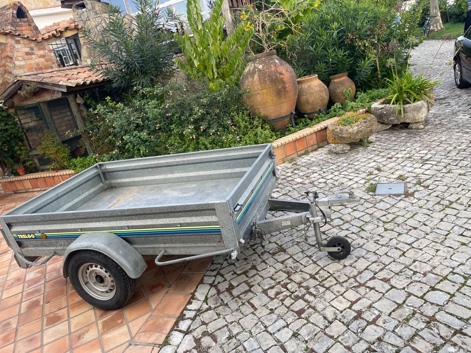 Atrelado com matrícula própria