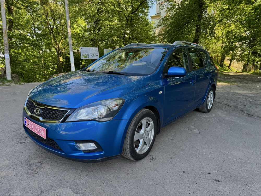 KIA Ceed 2012  хароший надійний автомобіль