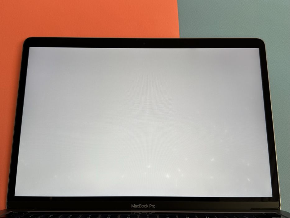 Apple Macbook Pro M1 13” A2338 2020 Space Gray 8/256gb Без блокувань