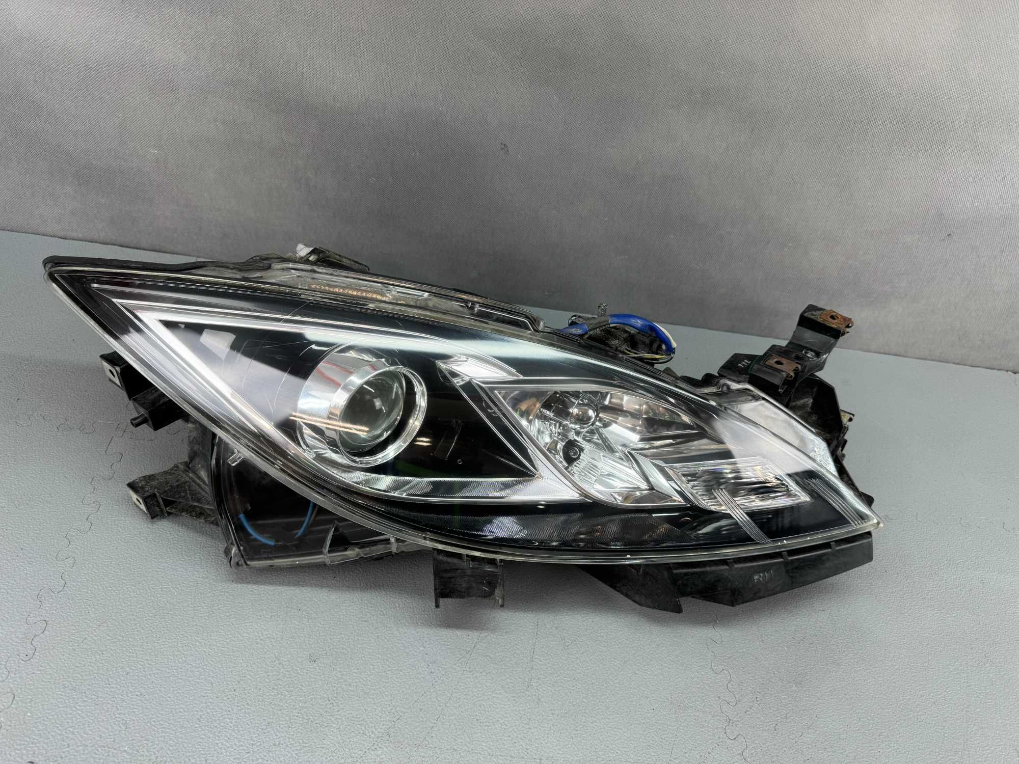 Mazda 6 II GH 07-10r. Lampa Przód Przednia Bi-Xenon Prawa EU Kompletna