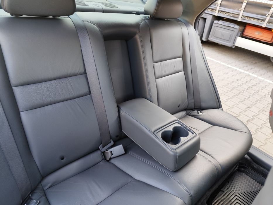 Продам Хонда аккорд гибрид