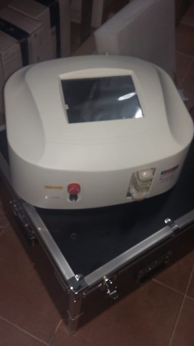 Máquina de laser