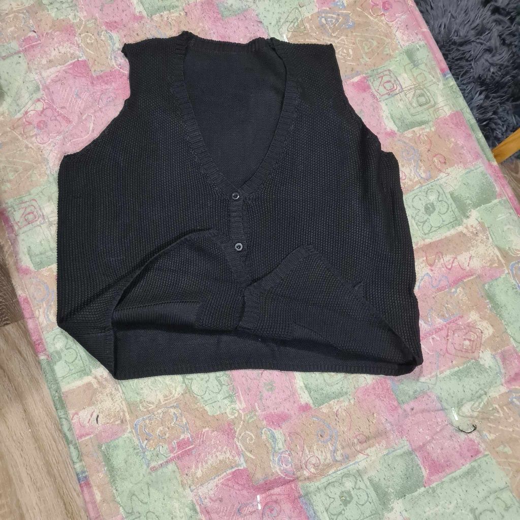 Sprzedam kamizelkę sweterkowata rozm.  3xl