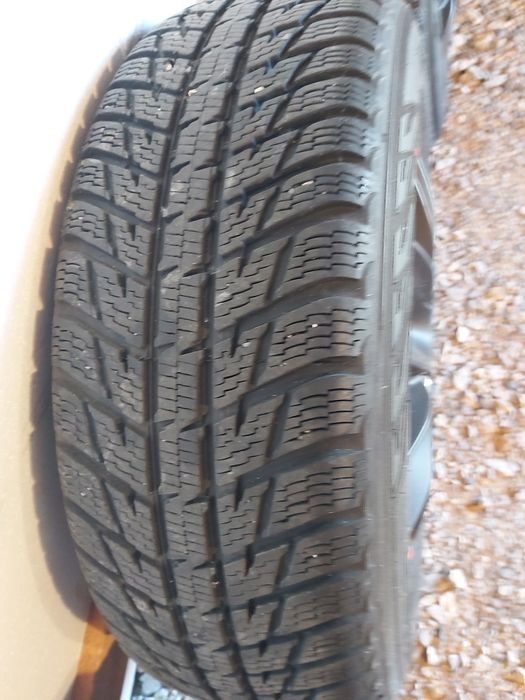 Sprzedam całe koła z czujnikami ciśnienia 215/70 R16