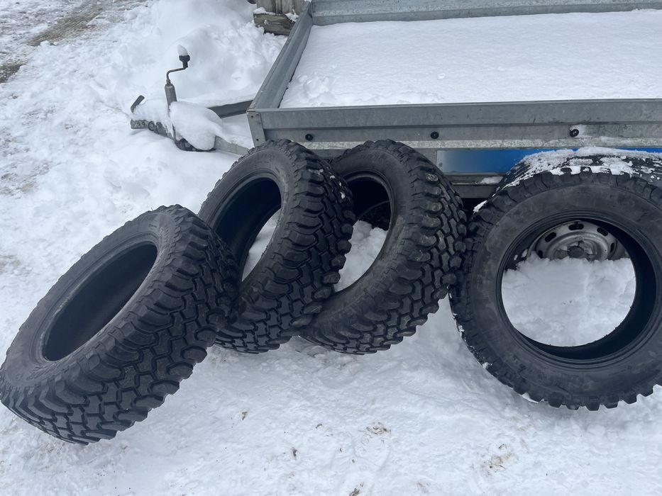 Opony terenowe 235 65 R17