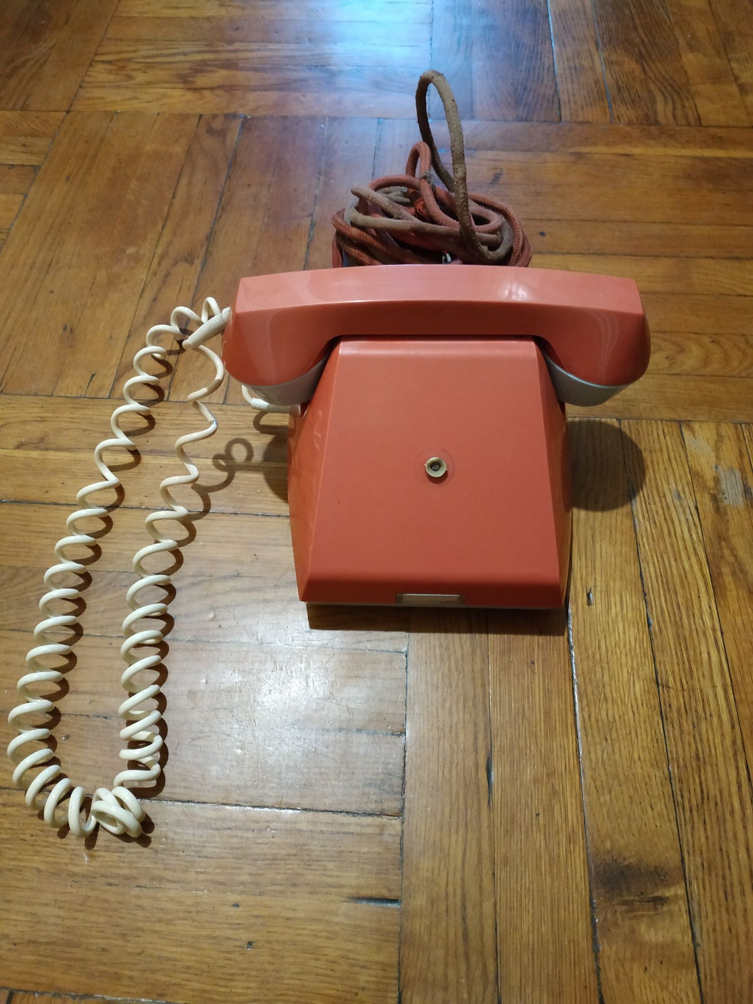 Телефон без номеронабирача