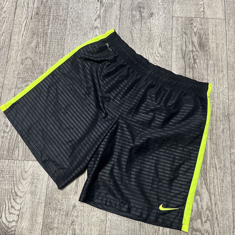 Спортивные шорты  для спорта Nike dri-fit swoosh xxl