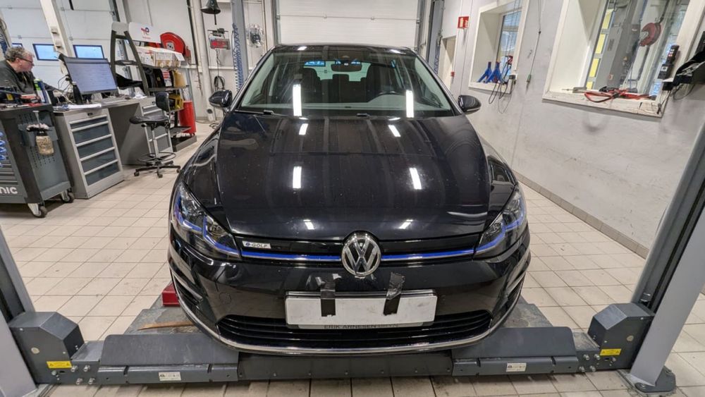 Volkswagen e-Golf 2020 (36 kw/шкіра/дінаудіо/клімат/круіз/лед панель)