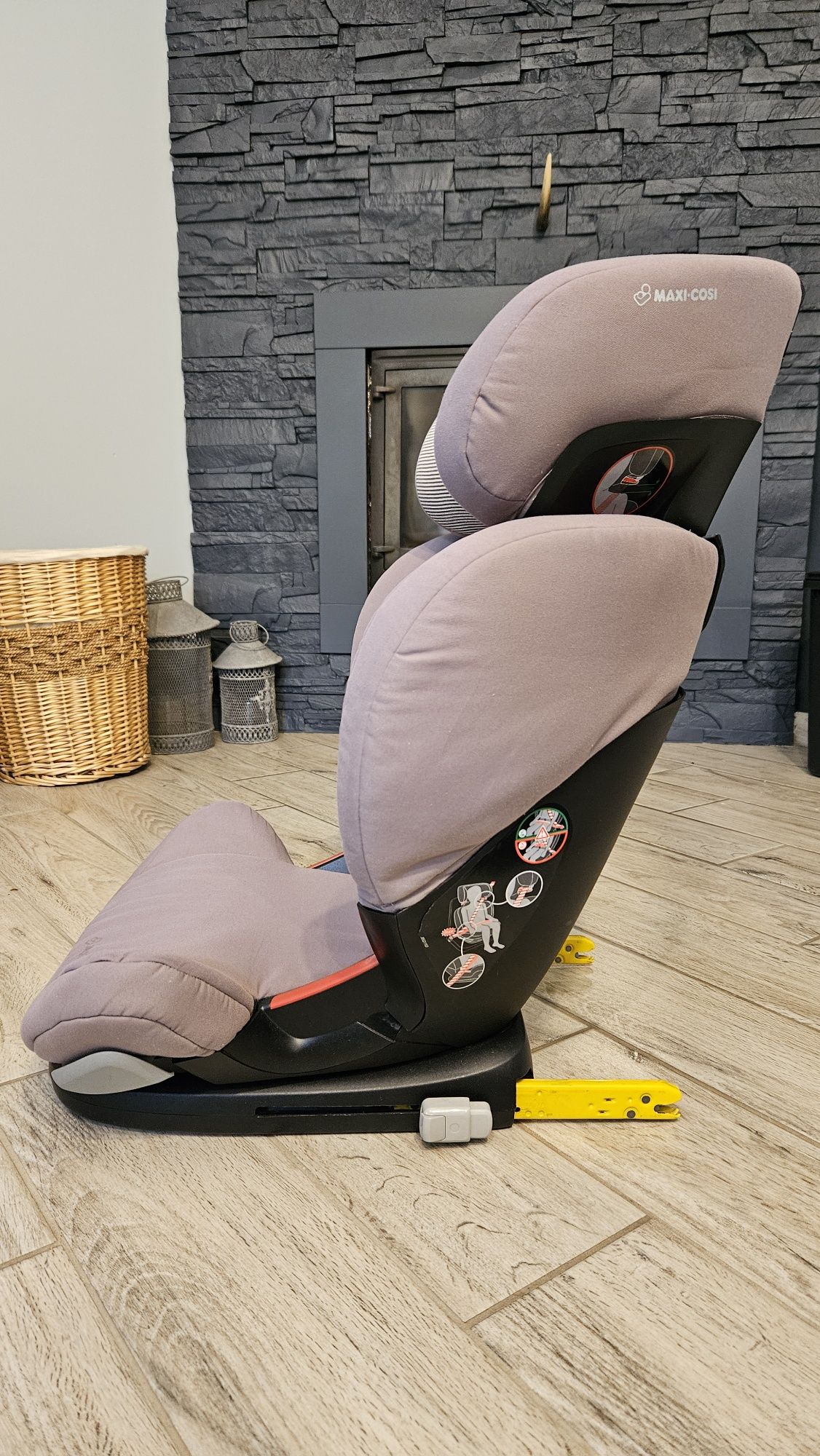 Fotelik Maxi Cosi z ISOFIX 15-36 kg