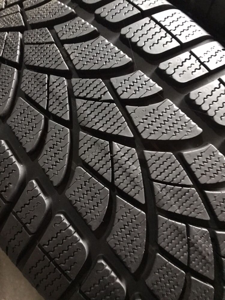 265/50/19 R19  Dunlop Winter Sport 3D MO 4шт зима