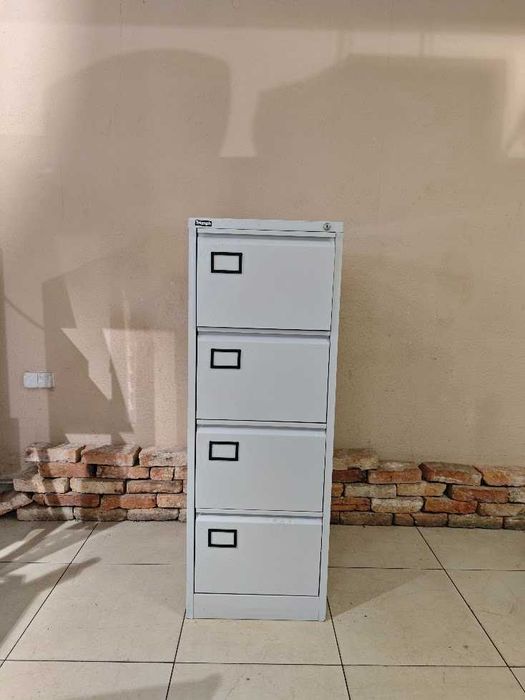 Szafa aktowa metalowa 47x62x133 – 4 szuflady, zamykana, solidna