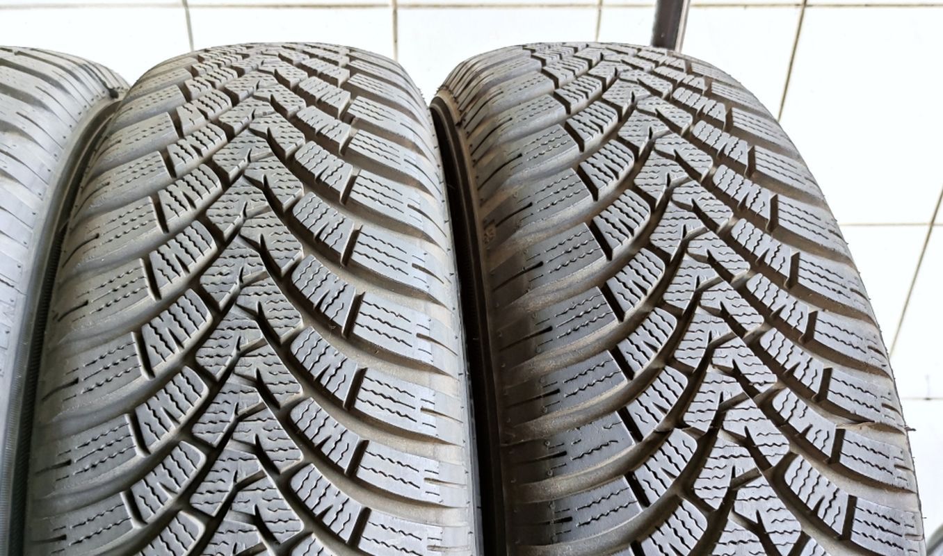 4x 195/65r15 Falken Eurowinter Hs01/2020r C/B/70dB 8mm Jak Nowe