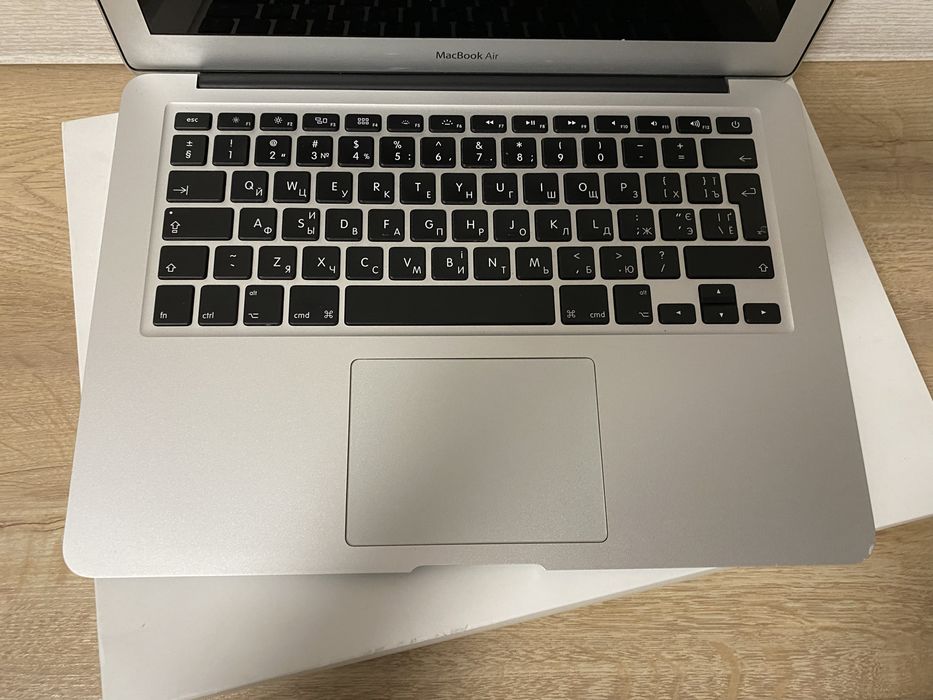 MacBook Air 13” 2015/2017 року 8/128гб