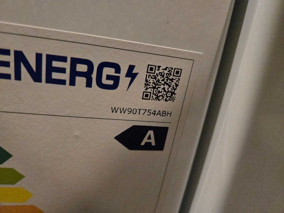 JANKI, ul. Wspólna 6 Lodówka Haier HTR5719ENPT