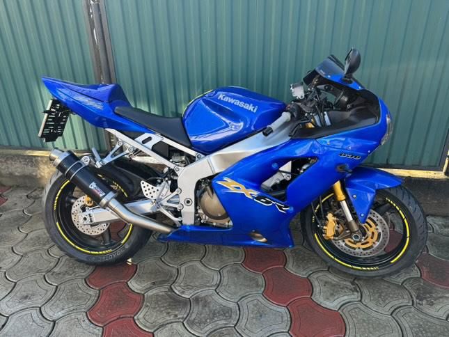 Продам мотоцикл Kawasaki zx6r