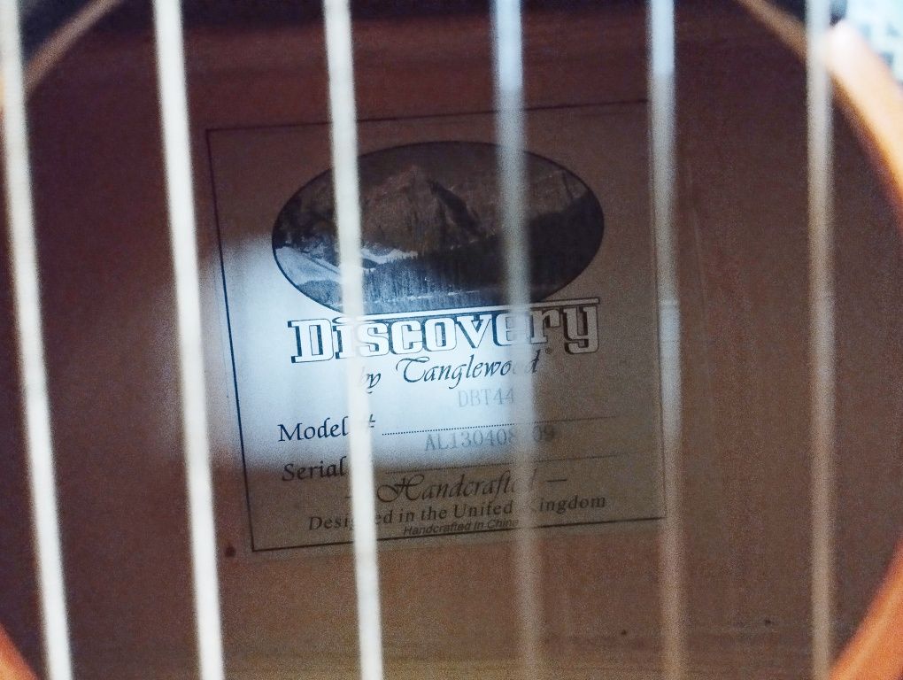 10-letnia gitara akustyczna prawie nie używana + pokrowiec