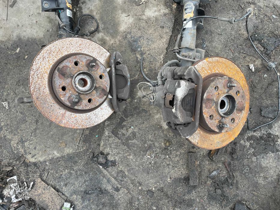 Ford Ka II / Fiat 500 1.2b mcpherson amortyzator zwrotnica lewa