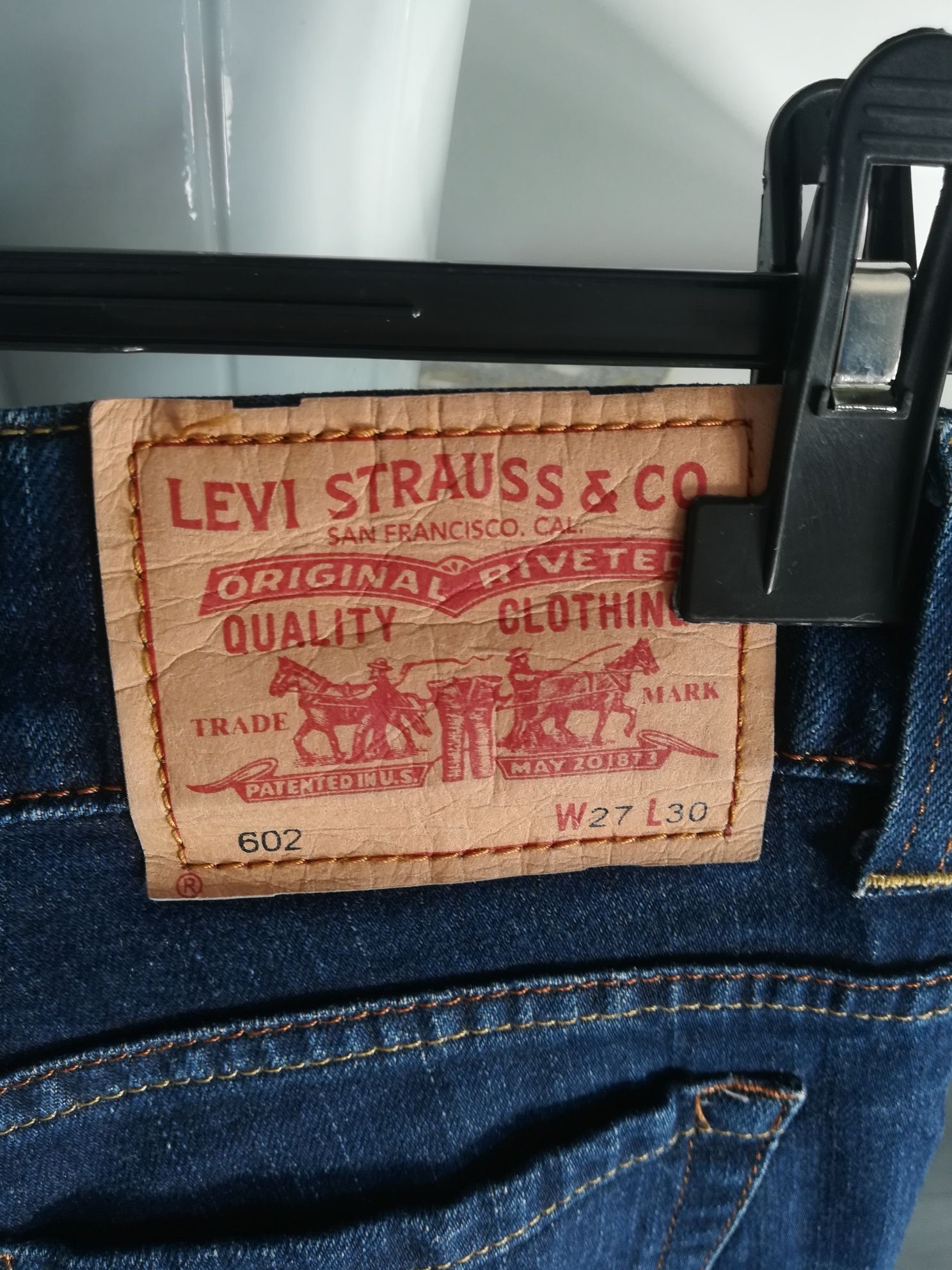 Levis spodenki damskie jeansowe