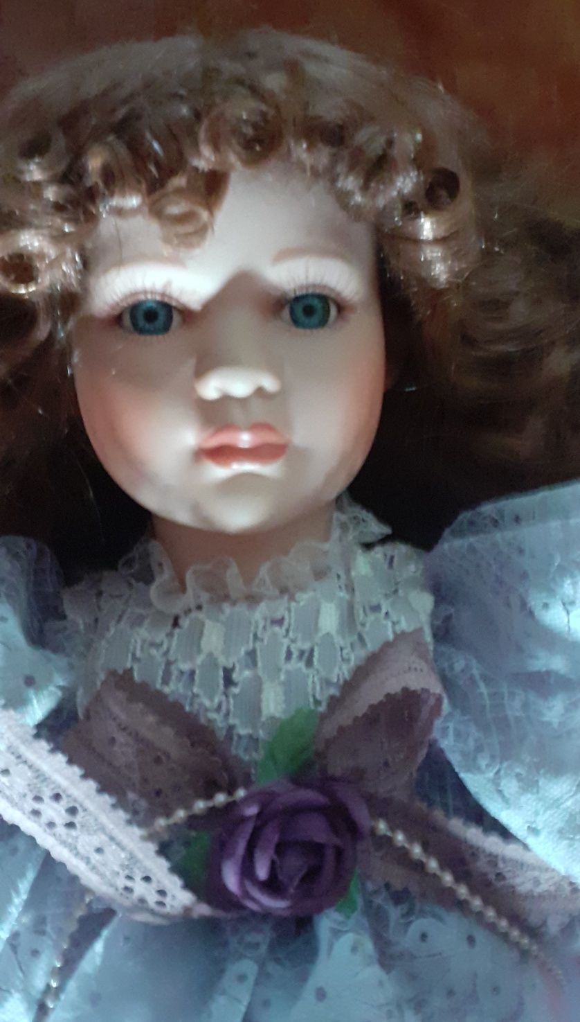 Boneca de porcelana