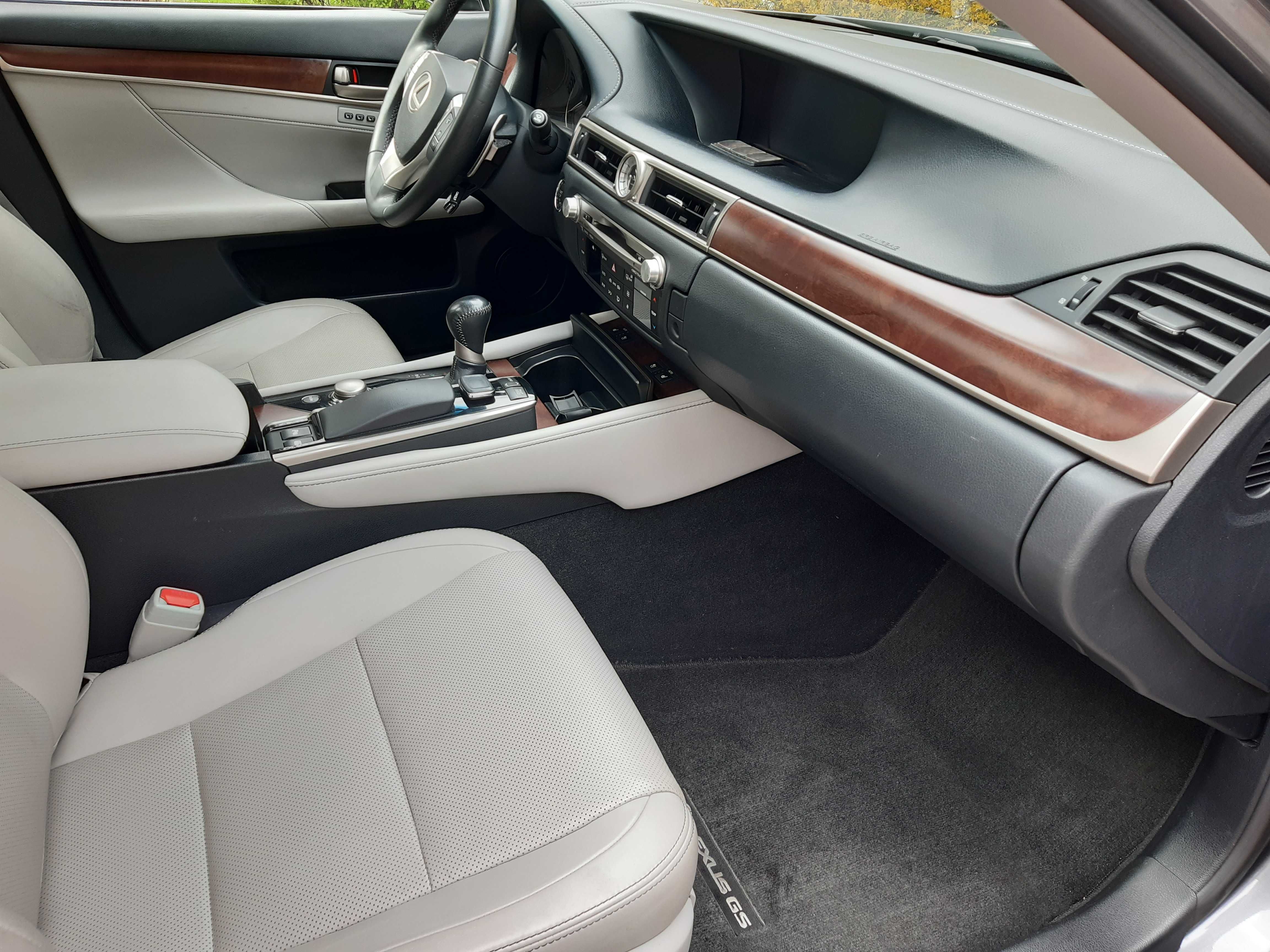 продам отличный Lexus Gs   2015 Gray 3.5L