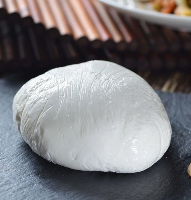 Mleko, twaróg, mozzarella, masło, jaja, ziemniaki