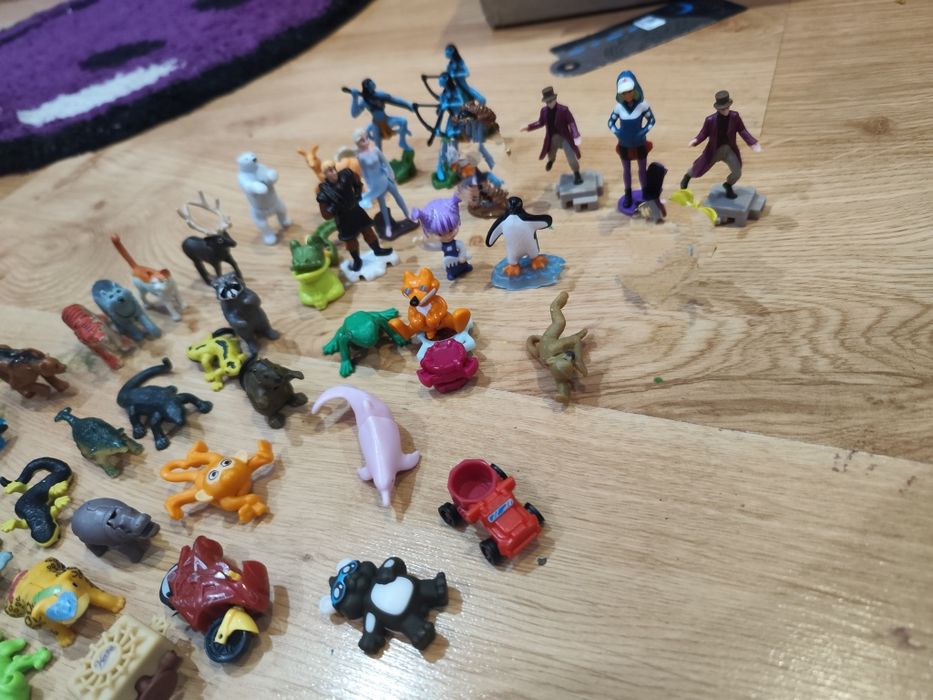 Кіндери тварини та інші лотом