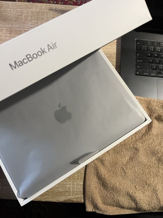 Apple MacBook Air 13 2022 M2 24Gb 512Gb