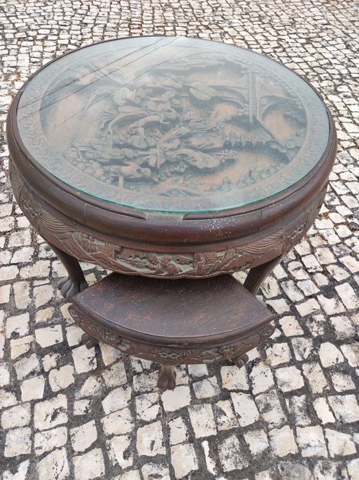 Mesa de sala em madeira