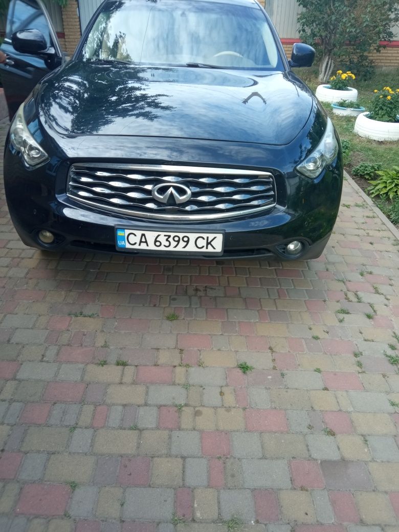 Infinity FX35 друге покоління семиступка автомат