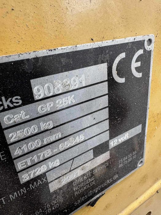• Wózek widłowy • CAT GP 25K•