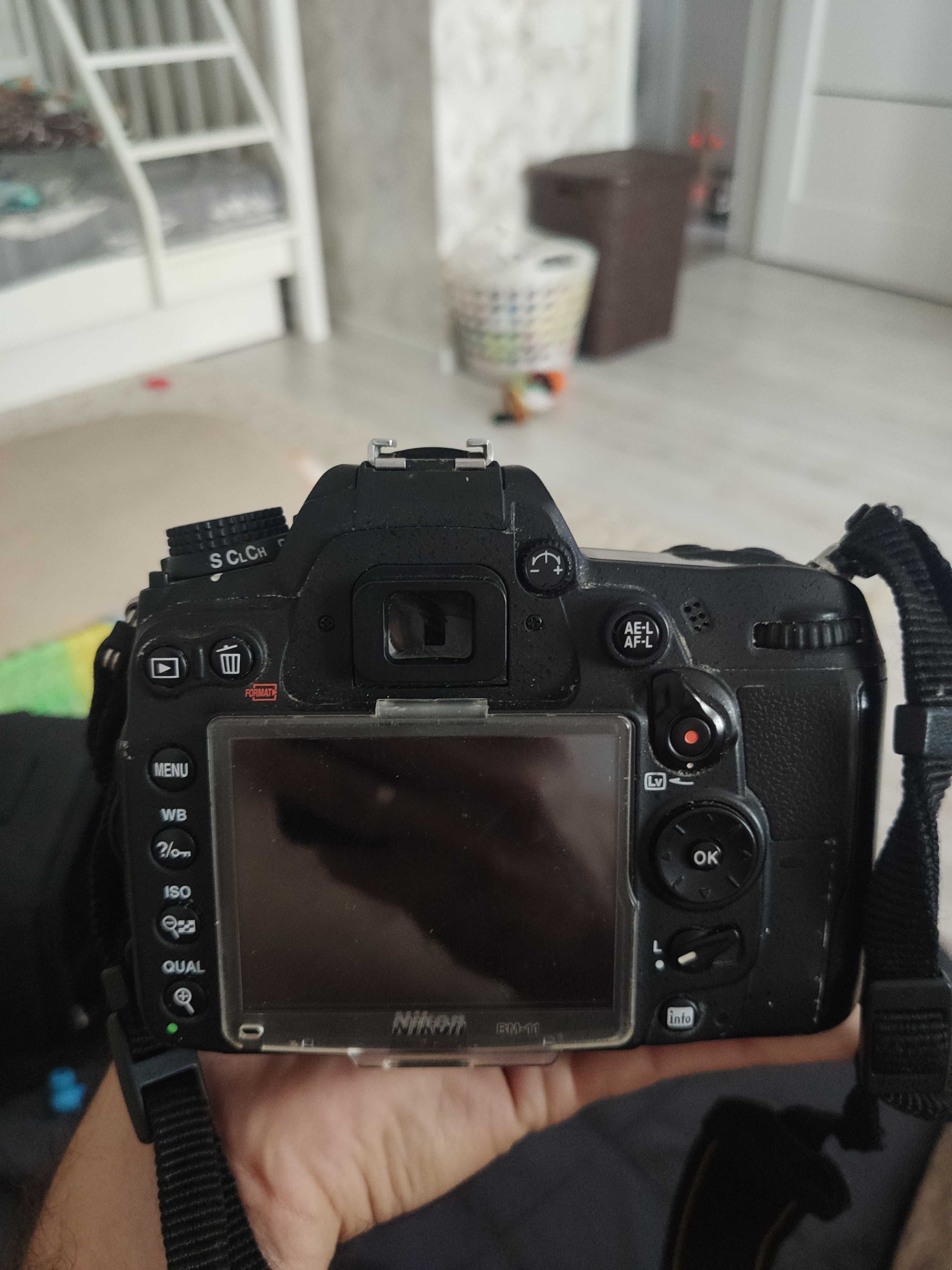 Продам фотоаппарат Nikon D7000