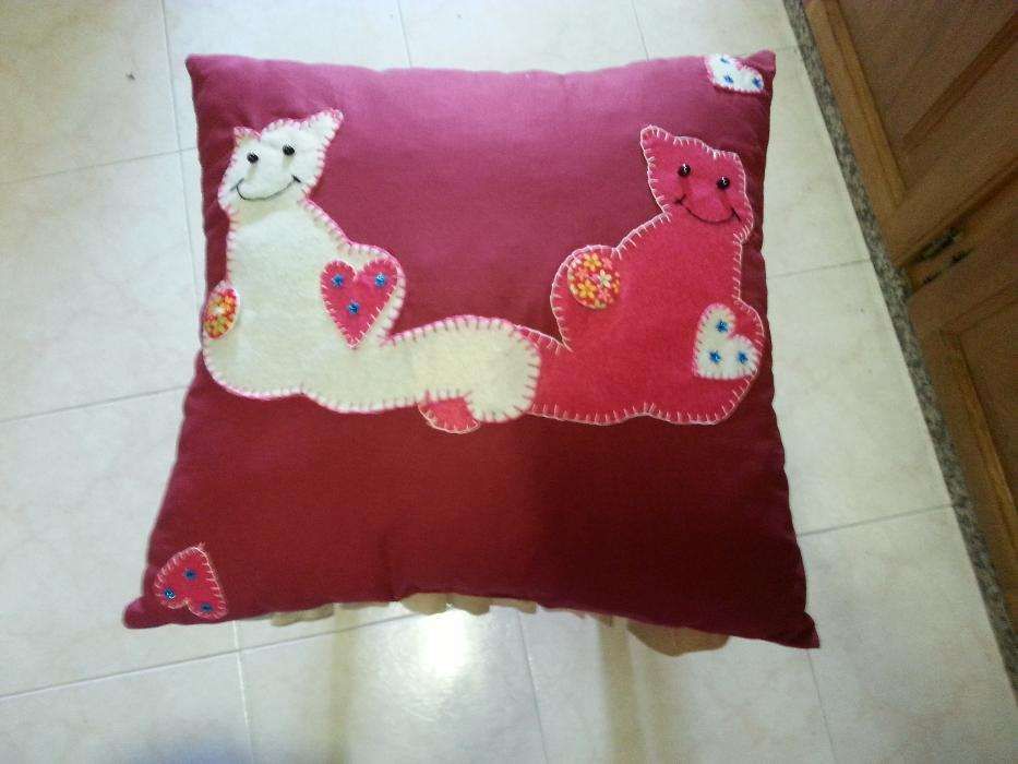 Almofada de gatos