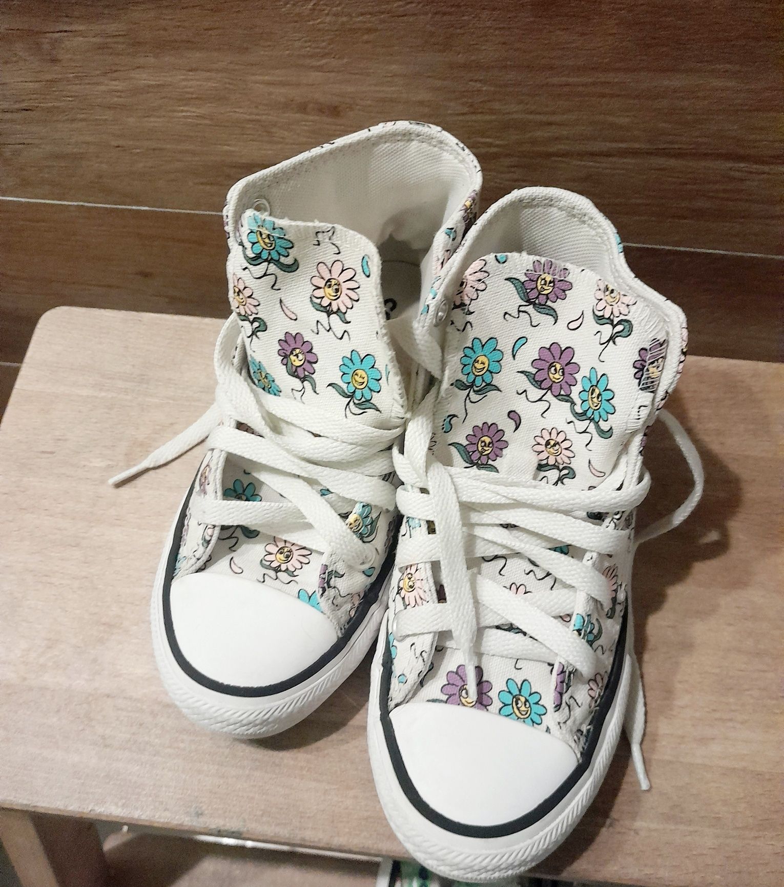 Converse trampki dziecięce dziewczynka kwiatki r. 28,5