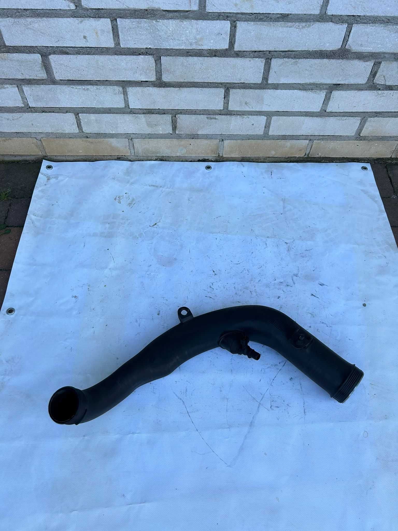 Dolot rura powietrza intercoolera 3074.1666 Volvo S80 V70 XC60 2.4 D5