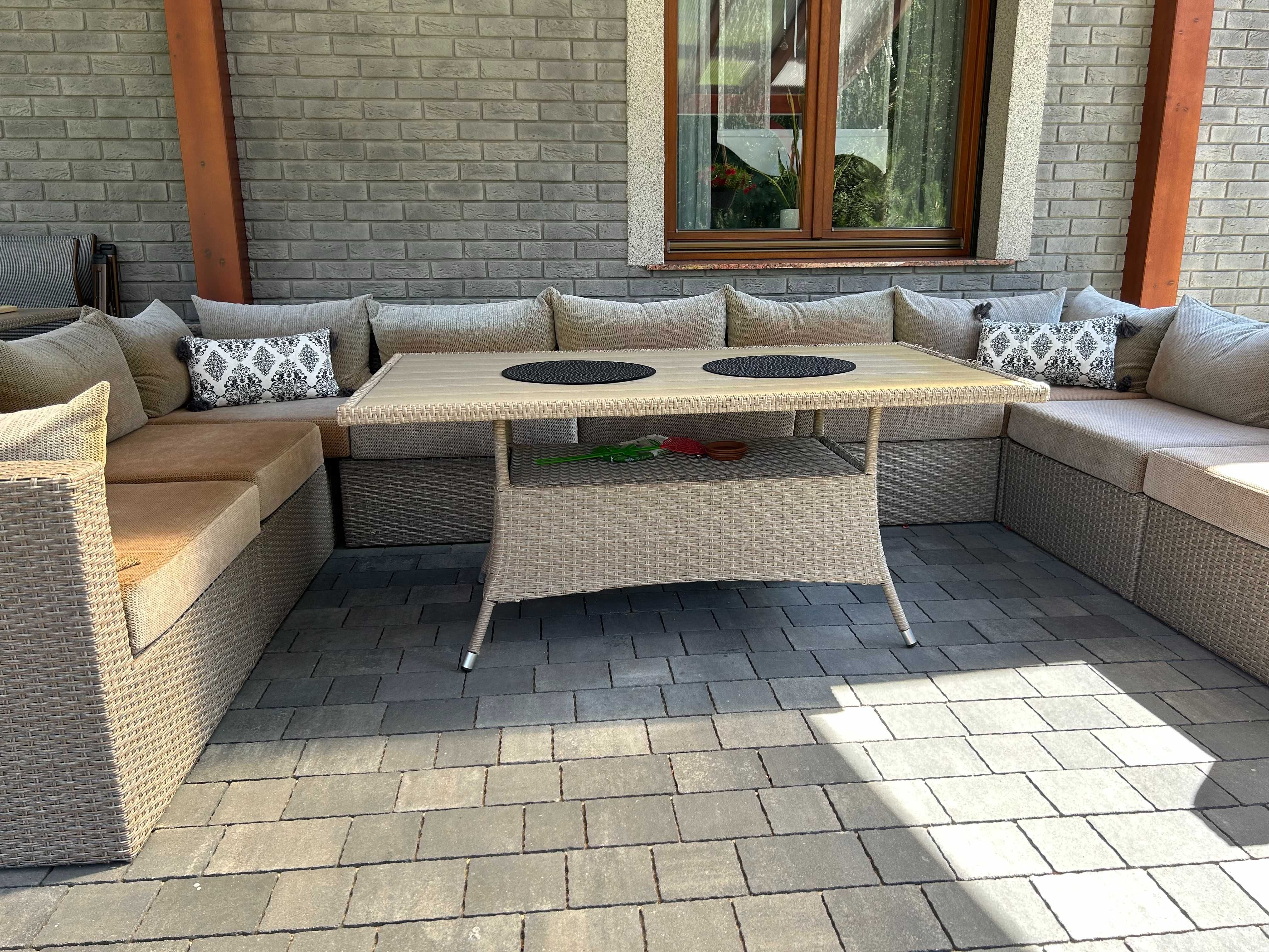 Meble ogrodowe - sofa plus stół