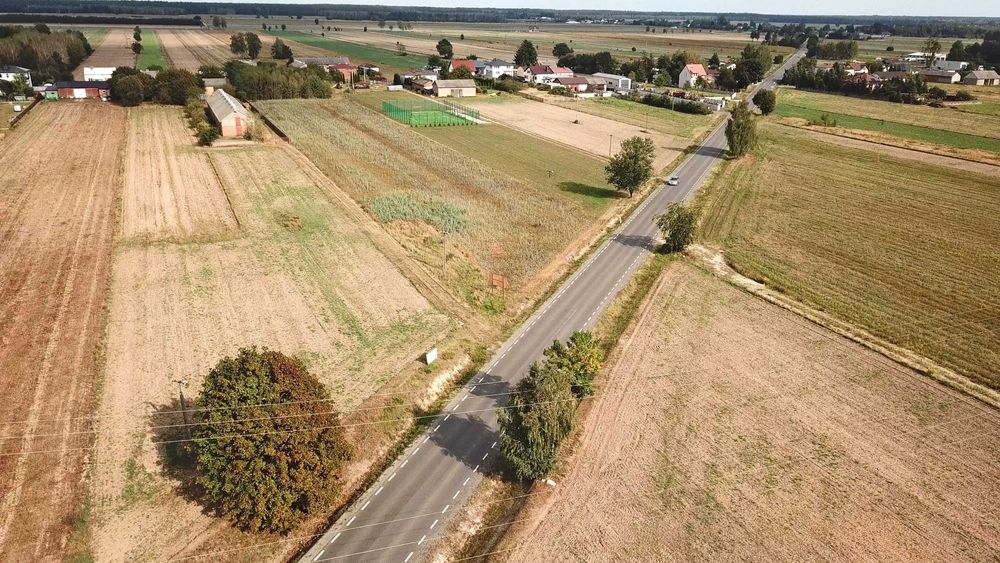 Gospodarstwo rolne / Siedlisko / Budynki gospodarcze > 700 m2 / Media